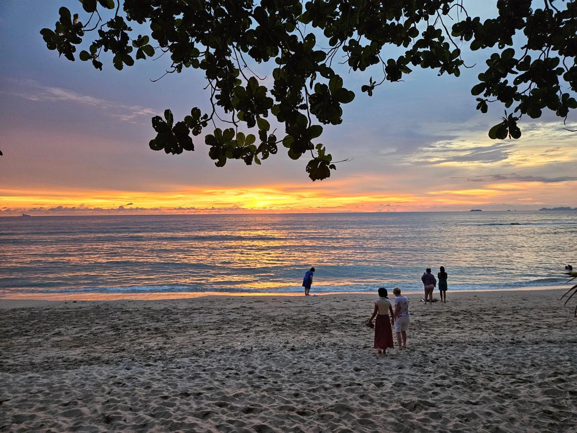 Lanta Riviera Beach Resort Ko Lanta Exterior foto